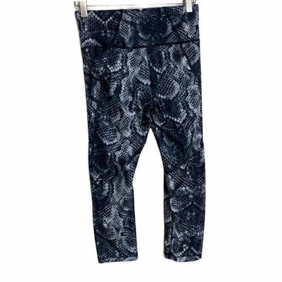 Champion S Reversible snakeskin capri‎ leggings - Picture 3 of 10